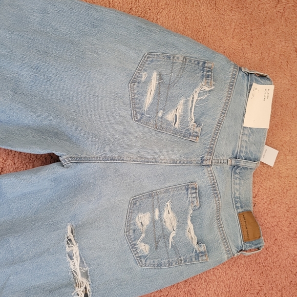 Size 0 long american eagle mom jeans - Picture 3 of 4